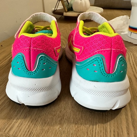 ASICS - Picture 4 of 7